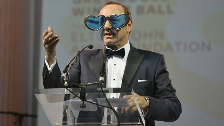 Kevin Spacey beweist bei öffentlichen Auftritten seinen Sinn für Humor.