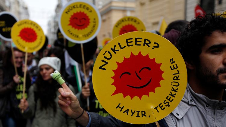 "Nuklear? Nein danke": In Istanbul löste 2011 schon die Einigung mit Rosatom öffentliche Proteste aus (Archivbild).