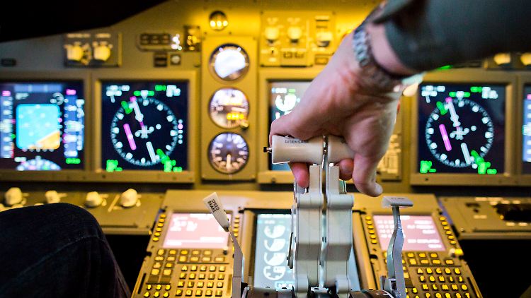 Hände weg vom Hebel - indische Piloten legten sich während des Fluges schlafen.