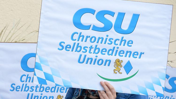 Demonstranten beim Parteikonvent der CSU in München.