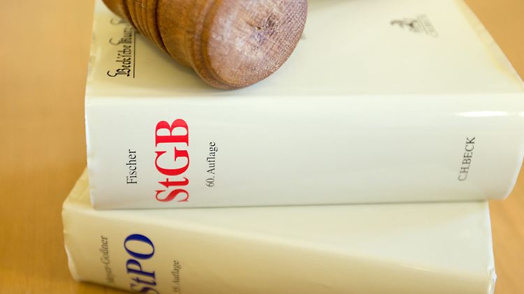 Jetzt zählen das Strafgesetzbuch und die Strafprozessordnung.