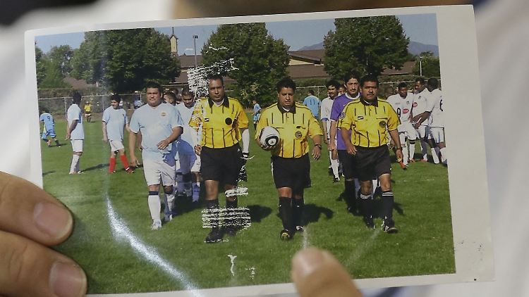 Der verstorbene Schiedsrichter bei einem früheren Einsatz in der Freizeitliga.