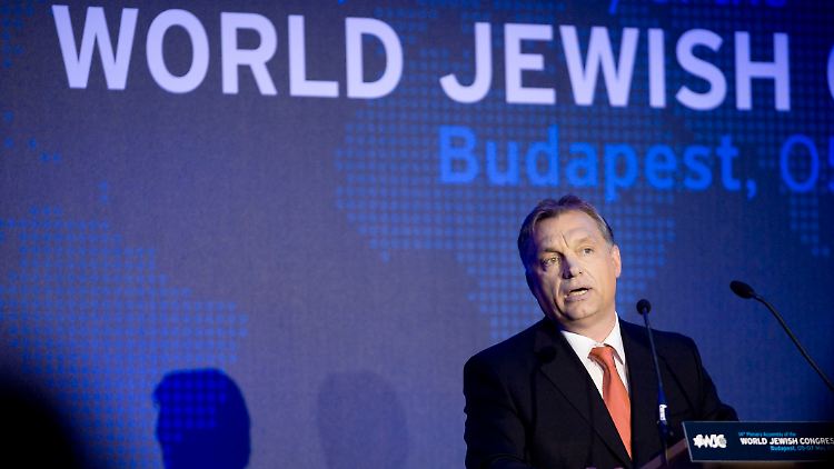 Kritiker werfen Orban vor, mit vager Rhetorik Wählerstimmen sichern zu wollen. 