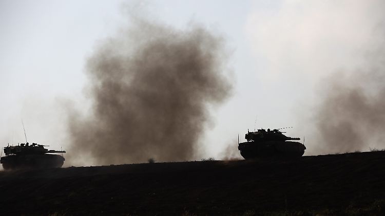 Israelische Panzer bei einer Übung nahe der syrischen Grenze.
