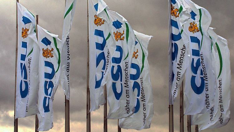 "Näher am Menschen" - und bisweilen auch nah an der Verwandtschaft: die CSU.