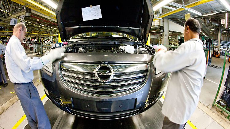Montage des Opel Insignia in Rüsselsheim.