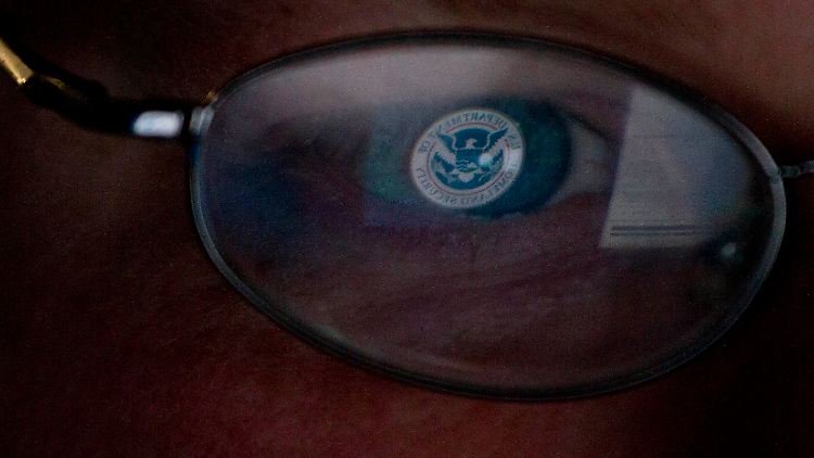 2013-05-03T225740Z_01_TOR308_RTRMDNP_3_USA-EXPLOSIONS-BOSTON-VISAS.JPG8247872165590617884.jpg