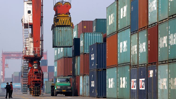 Die Umsatzvolumina in Chinas Seehäfen, wie hier in Tianjin, entsprechen nicht den Exportzahlen.
