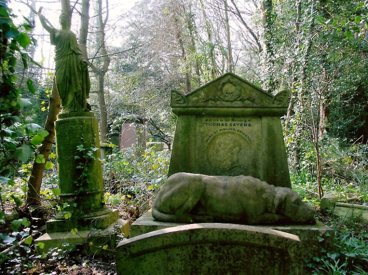 Geheimnisvoller Ort: Der alte Friedhof von Highgate überrascht seine Besucher mit vielen einzigartigen Grabmalen.