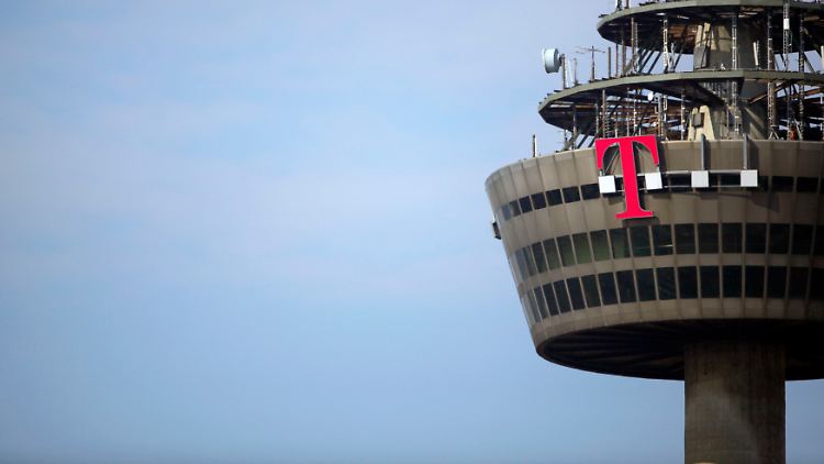 Knickt etwas ein: Die Telekom.