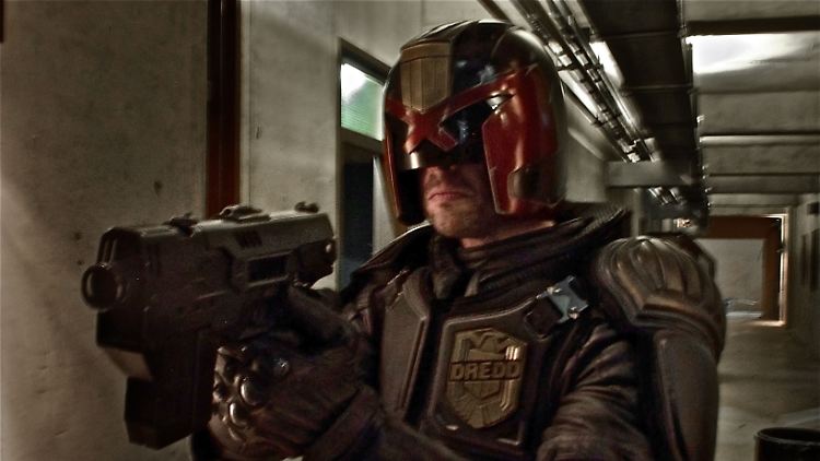 Mit ihm ist nicht zu spaßen: Dredd.
