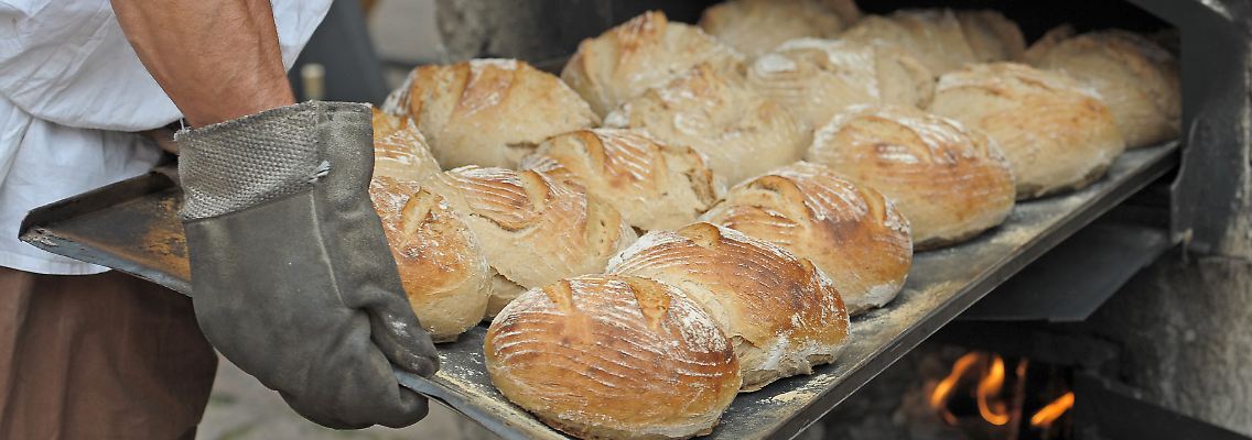 Frisch aus dem Ofen schmeckt Brot am besten.