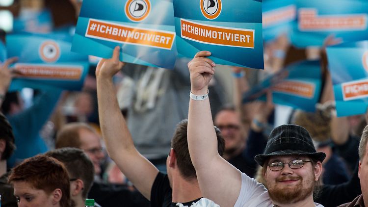 #ichbinmotiviert, rufen sich die Piraten gegenseitig zu.