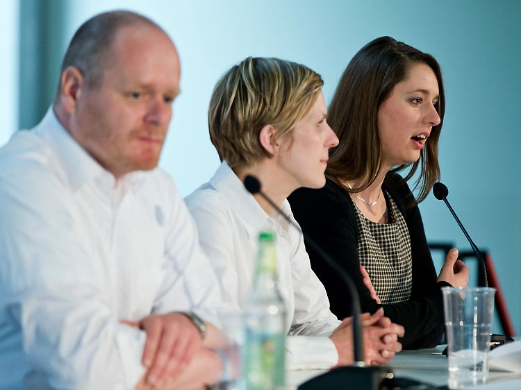 Nocun bei einer gemeinsamen Pressekonferenz mit Parteichef Bernd Schlömer. In der Mitte Pressesprecherin Anita Möllering.