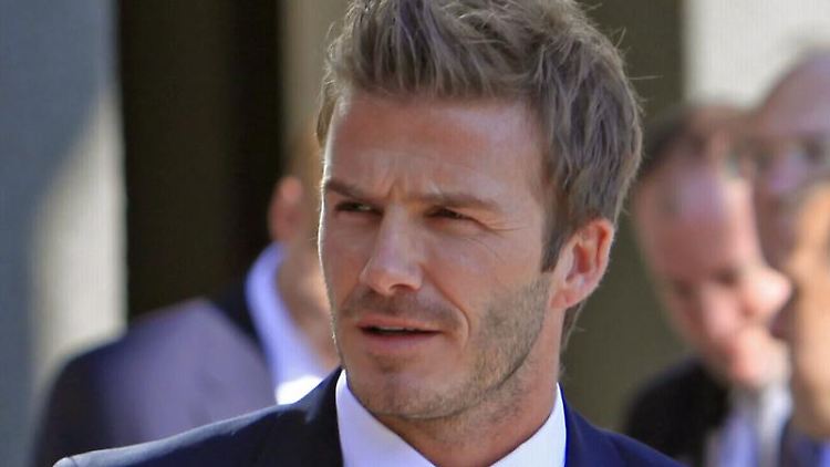Vielleicht sollte er lieber den WM-Pokal aus Lego nachbauen: David Beckham.