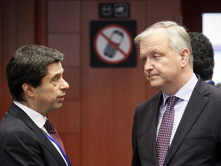 EU-Währungskommissar Olli Rehn (r) mit dem portugiesischen Finanzminister Vitor Gaspar.
