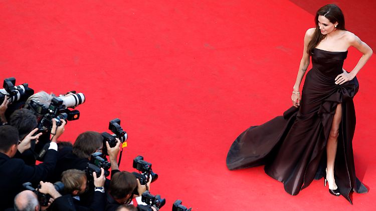 Angelina Jolie schreibt in der "New York Times", sie fühle sich gestärkt, da sie eine mutige Entscheidung getroffen habe.
