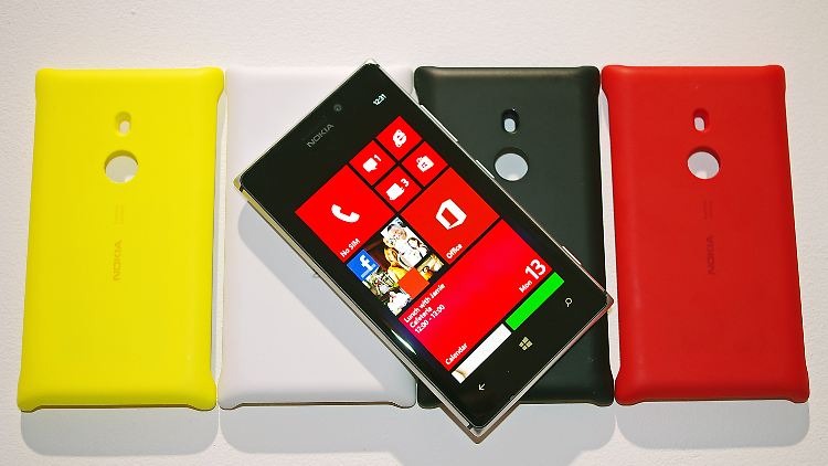 Um das Lumia 925 kabellos aufladen zu können, ist eine Extra-Schale notwendig.