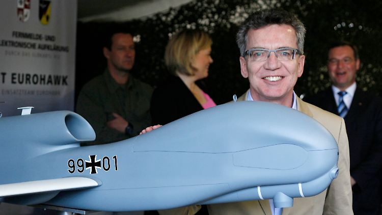 De Maizière steht im Fokus der Schmach.
