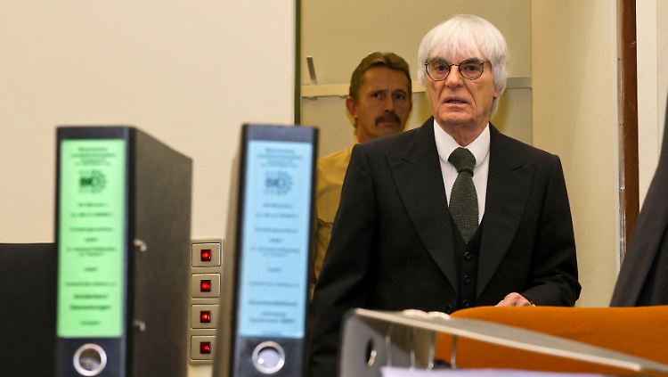 2013-05-14T084135Z_01_BER99_RTRMDNP_3_FORMULAONE-ECCLESTONE-BRIBERY.JPG4461881178472971275.jpg