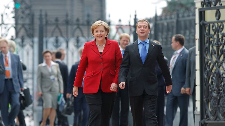 Merkel und Medwedew in Jekaterinburg.