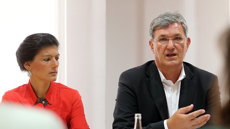 Sahra Wagenknecht und Bernd Riexinger wollen den Euro noch nicht aufgeben.
