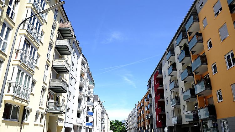 Häuserzeile in München. Hier sind hohe Mieten nicht neu, in den letzten Jahren wurde es aber noch einmal deutlich teurer. 