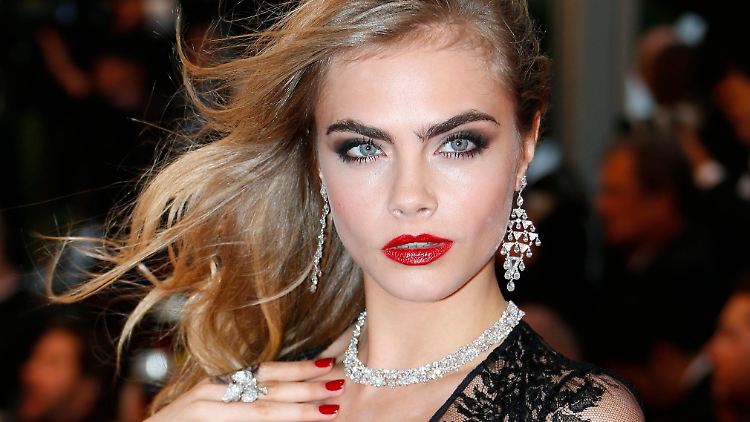 Bei ihr glitzerte es noch: Top-Model Cara Delevingne mit Schmuck von Chopard.