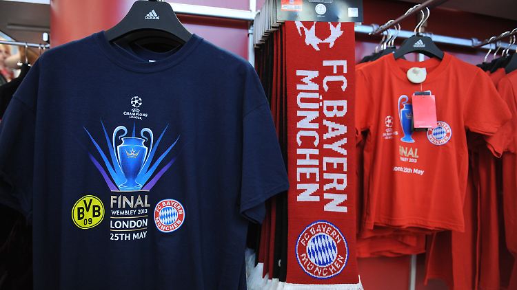 Die Fanshops der Finalisten sind schon bestens ausgestattet für den großen Showdown.