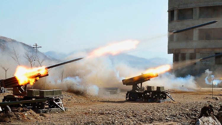 Drei Raketen wurden aus Nordkorea abgefeuert - hier Archivbilder einer früheren Übung.