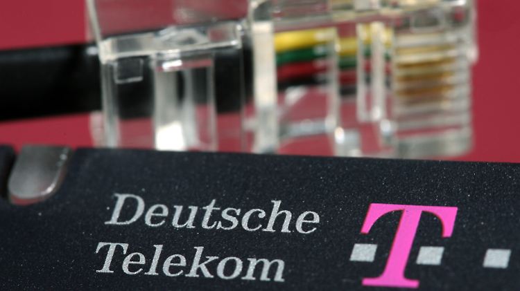Die Telekom will, dass Nutzer auf dem Land lieber mobil statt über Festnetz telefonieren.