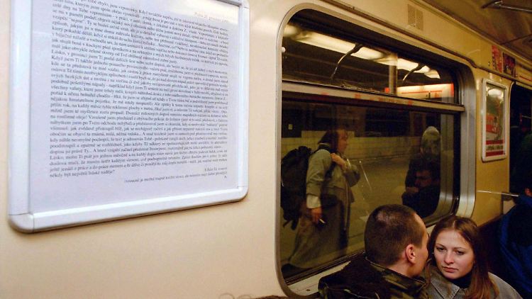 Die Prager U-Bahn und die Liebe: Im Jahr 2000 bat ein Mann über Werbeplakate seine Angebetete, zu ihm zurückzukehren.