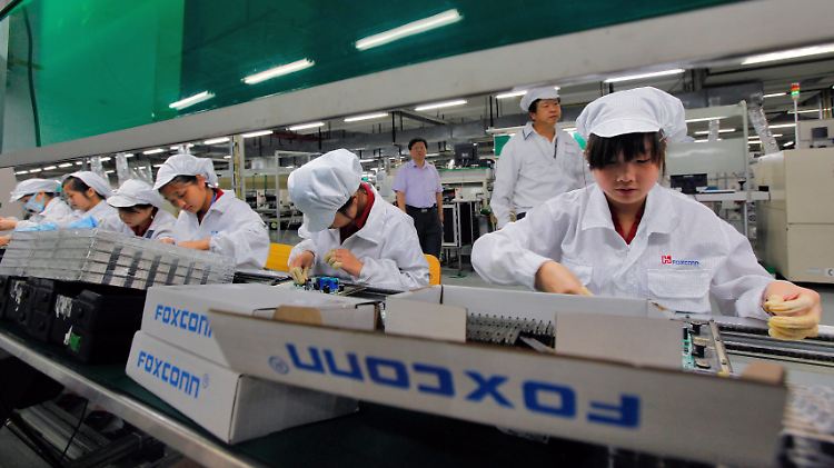 Drei Mitarbeiter von Foxconn haben sich in einer chinesischen Fabrik in den Tod gestürzt.