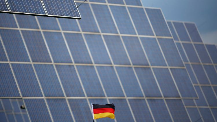 Maschinenbauer oder Handwerker in Deutschland würden nach Ansicht von hiesigen Wirtschaftsvertretern negativ von einem Schutzzoll betroffen.