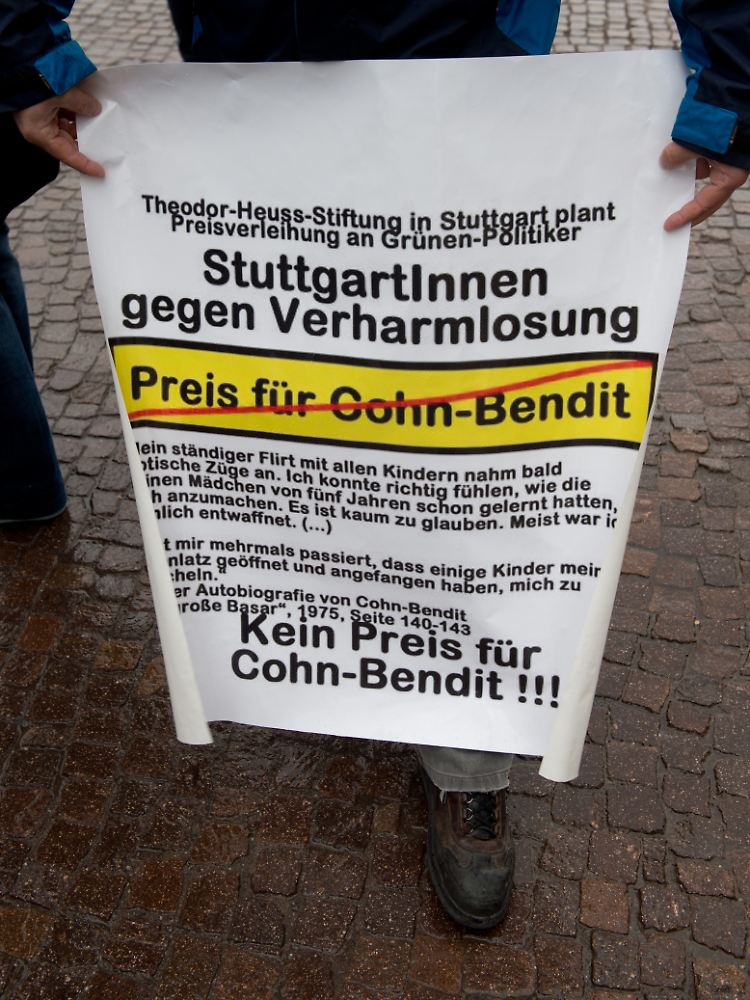 Zitate aus der Autobiografie von Cohn-Bendit bei einer Demonstration.