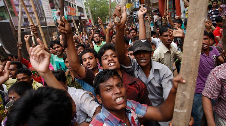 Das derzeitige Demonstrationsverbot hält viele Arbeiter nicht davon ab, ihre Wut über die Arbeitsbedingungen auf die Straße zu tragen. 