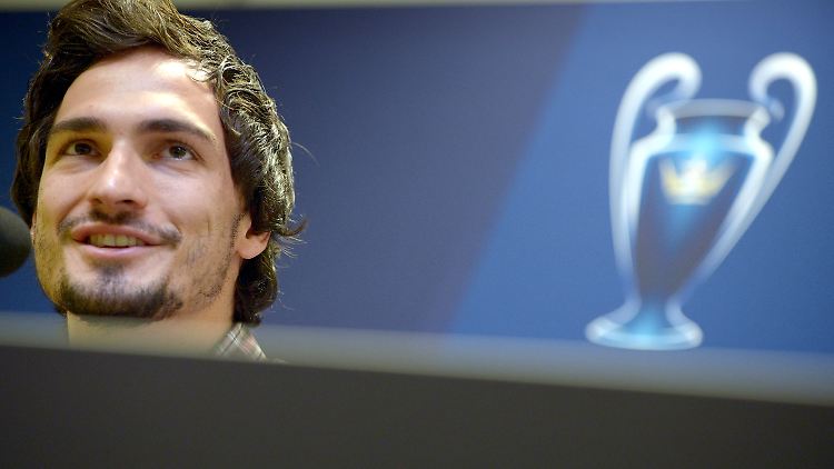 Mats Hummels will in Dortmund bleiben - und beim großen Saisonfinale des BVB in Wembley dabei sein.
