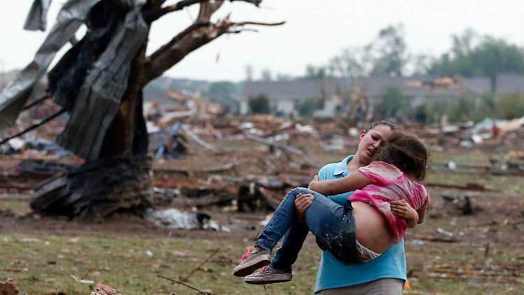 Dutzende Todesopfer soll der Tornado in Moore gefordert haben - diese beiden haben überlebt.