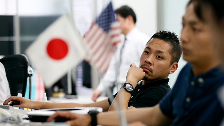 Die japanischen Aktienhändler warten auf neue Kaufsignale der Notenbanken.