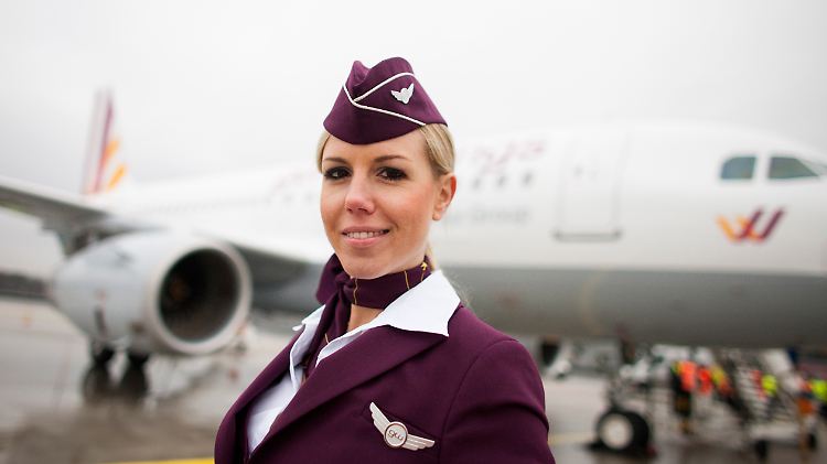 Germanwings hübscht sich für die neue Klientel auf, auch mit Uniformen im Retro-Look.