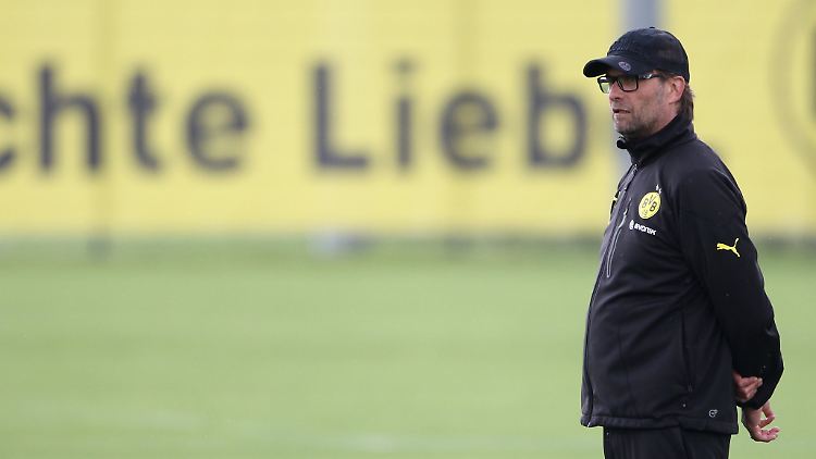 Jürgen Klopp ist derzeit noch mit inniger Fußballliebe dem BVB verbunden.