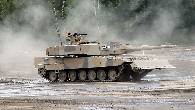 Ein Kampfpanzer Leopard 2 A7+ der Firma KMW.