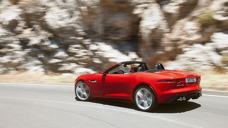 Jaguar versucht mit dem F-Type an die glanzvollen Zeiten des zur Legende gereiften E-Type anzuknüpfen.
