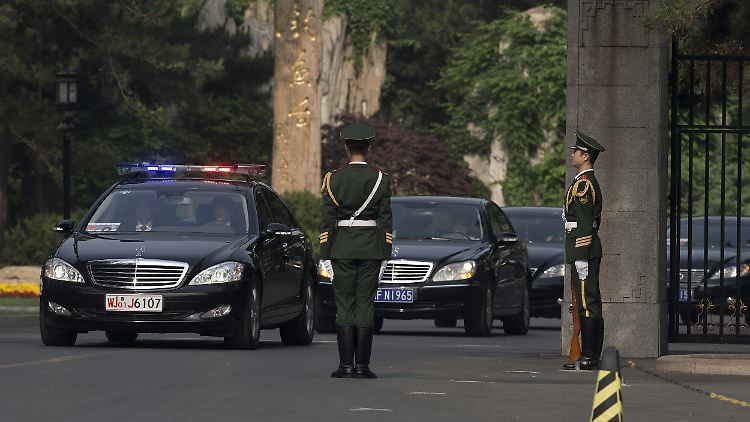 Mit großem Aufgebot wurde der nordkoreanische Gesandte Choe Ryong Hae in China empfangen.