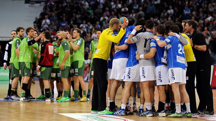 Die Handball-Bundesliga zieht Konsequenzen aus dem Spiel HSV Hamburg gegen die Füchse Berlin.