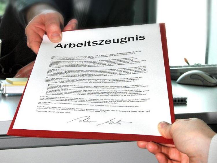 Ein «befriedigend» auf dem Arbeitszeugnis bedeutet, man gehört zu den schwächsten 15 Prozent.