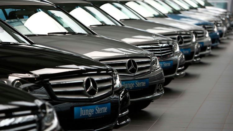 Mercedes am laufenden Meter: Mit Niederlassungen geht es nicht, ohne auch nicht. 