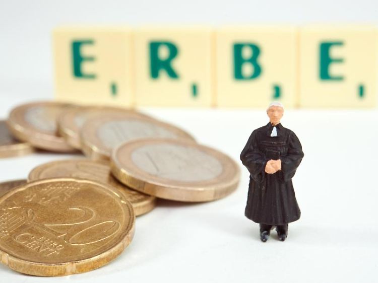 Das gesetzliche Erbrecht ist durch Einreichung des Scheidungsantrages erloschen.