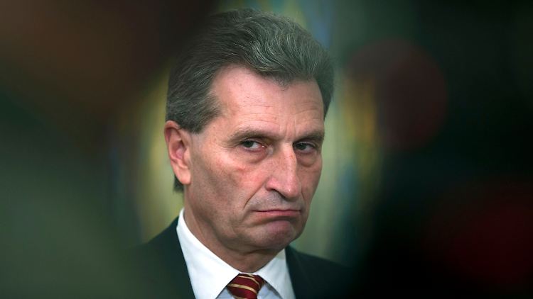 Oettinger spricht zwar manchmal schneller als er denkt.