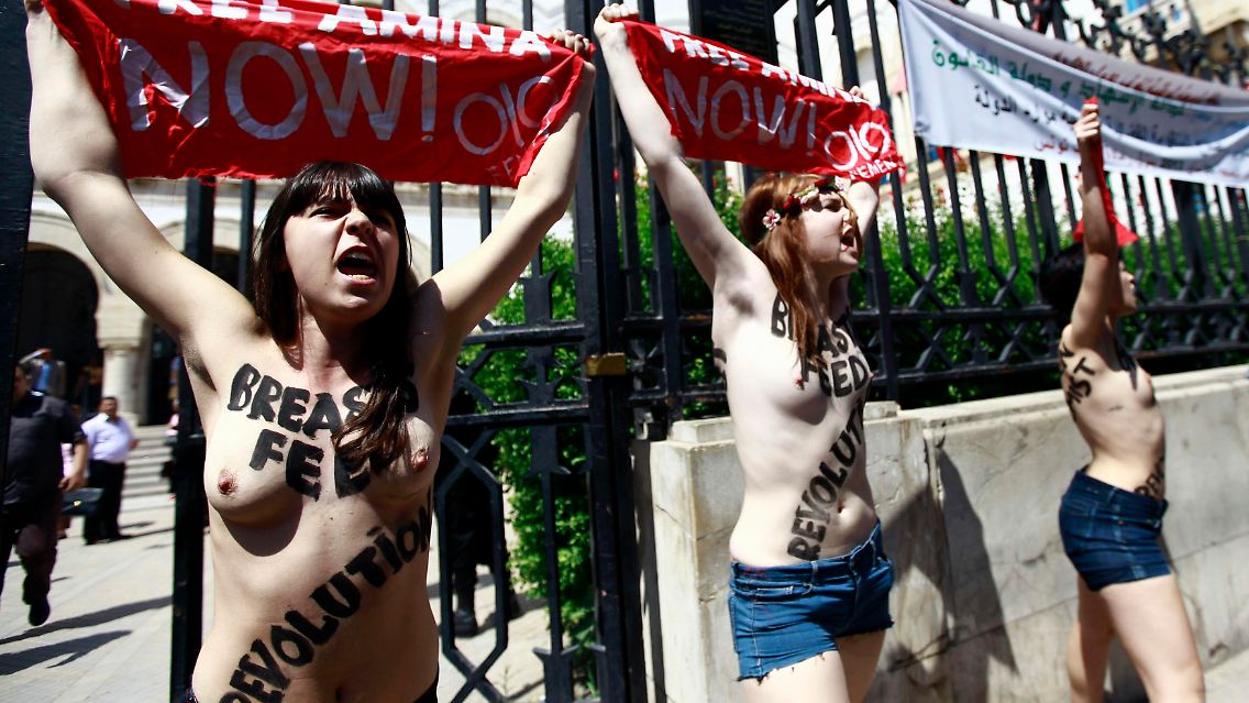 Femen-Aktivistinnen in Tunesien.